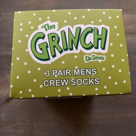 The Grinch 3 pairs Men’s Crew Socks in Box - Picture 2 of 9